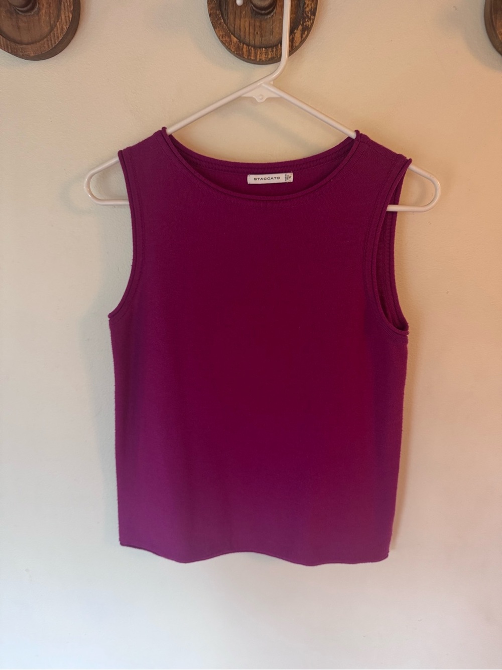 Staccato Raspberry-Magenta knit Tank Top size small
